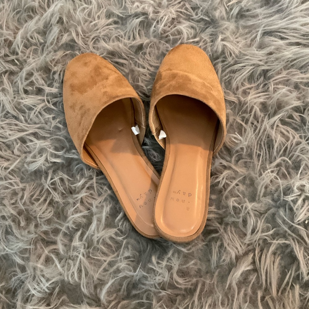Suede slides